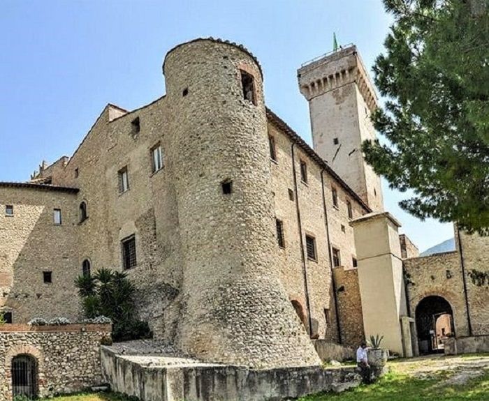 castello savelli palombara