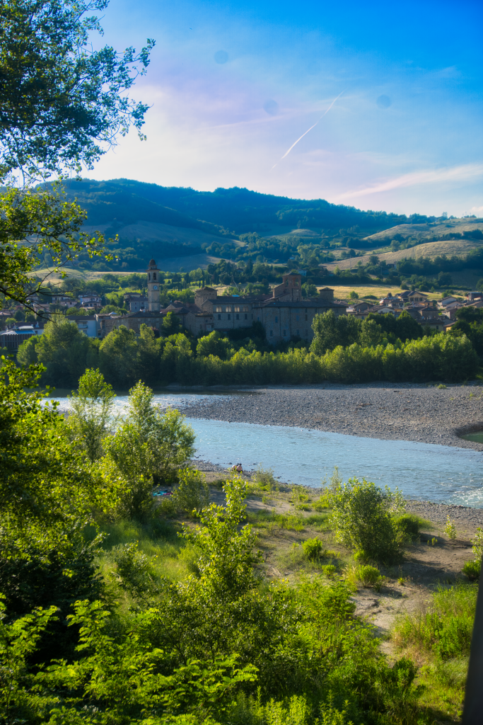 Fiume trebbia spiaggia vicino a milano balneabile 