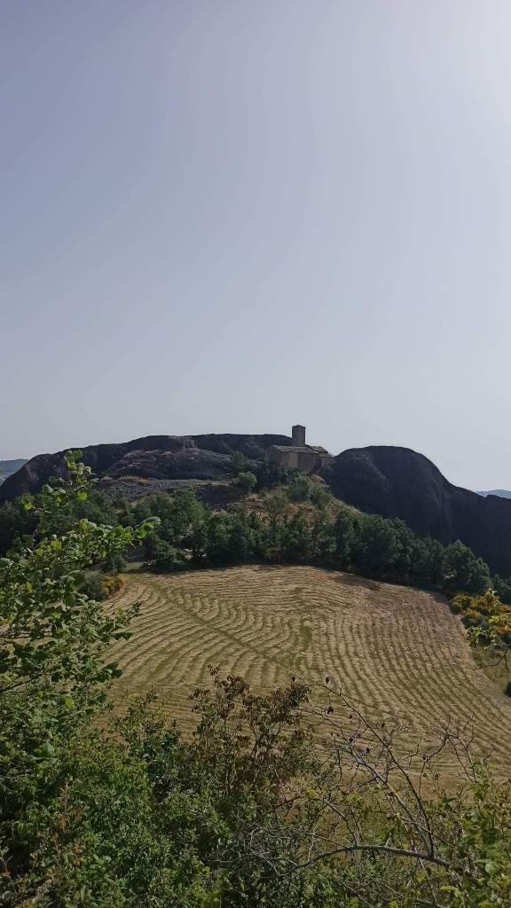 pietra perduca vista trekking val trebbia 