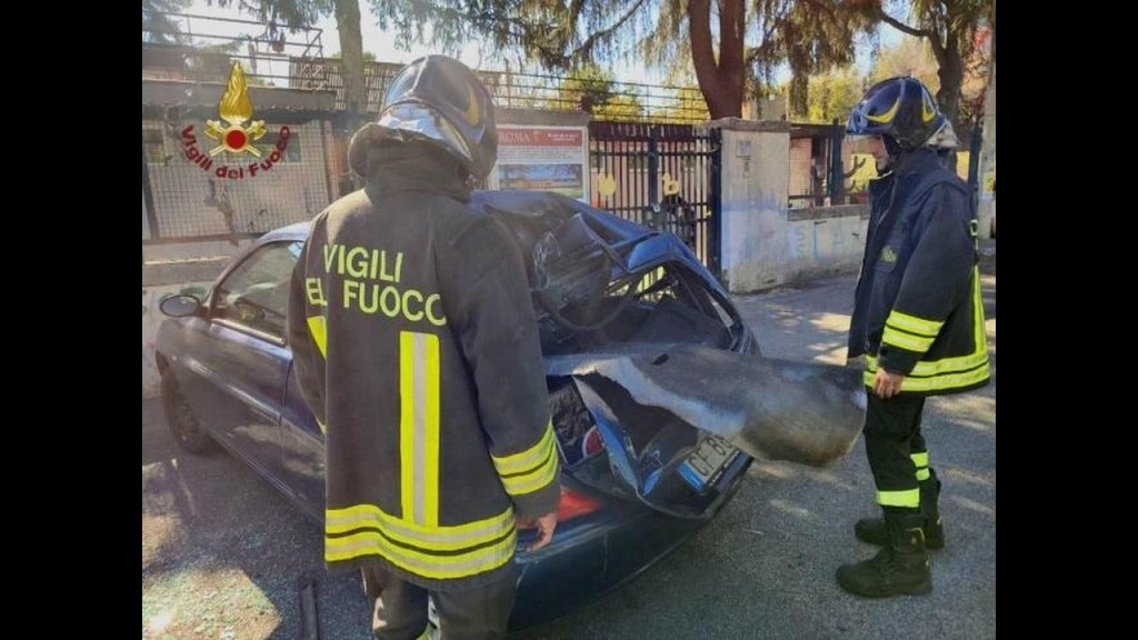 Roma: esplosione di una bombola in cantiere su via Togliatti