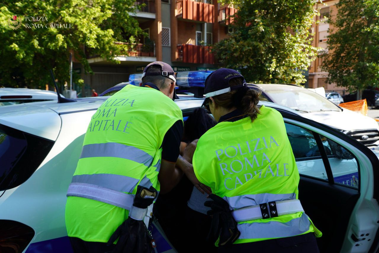 Roma: arrestato 26enne per minacce alla madre