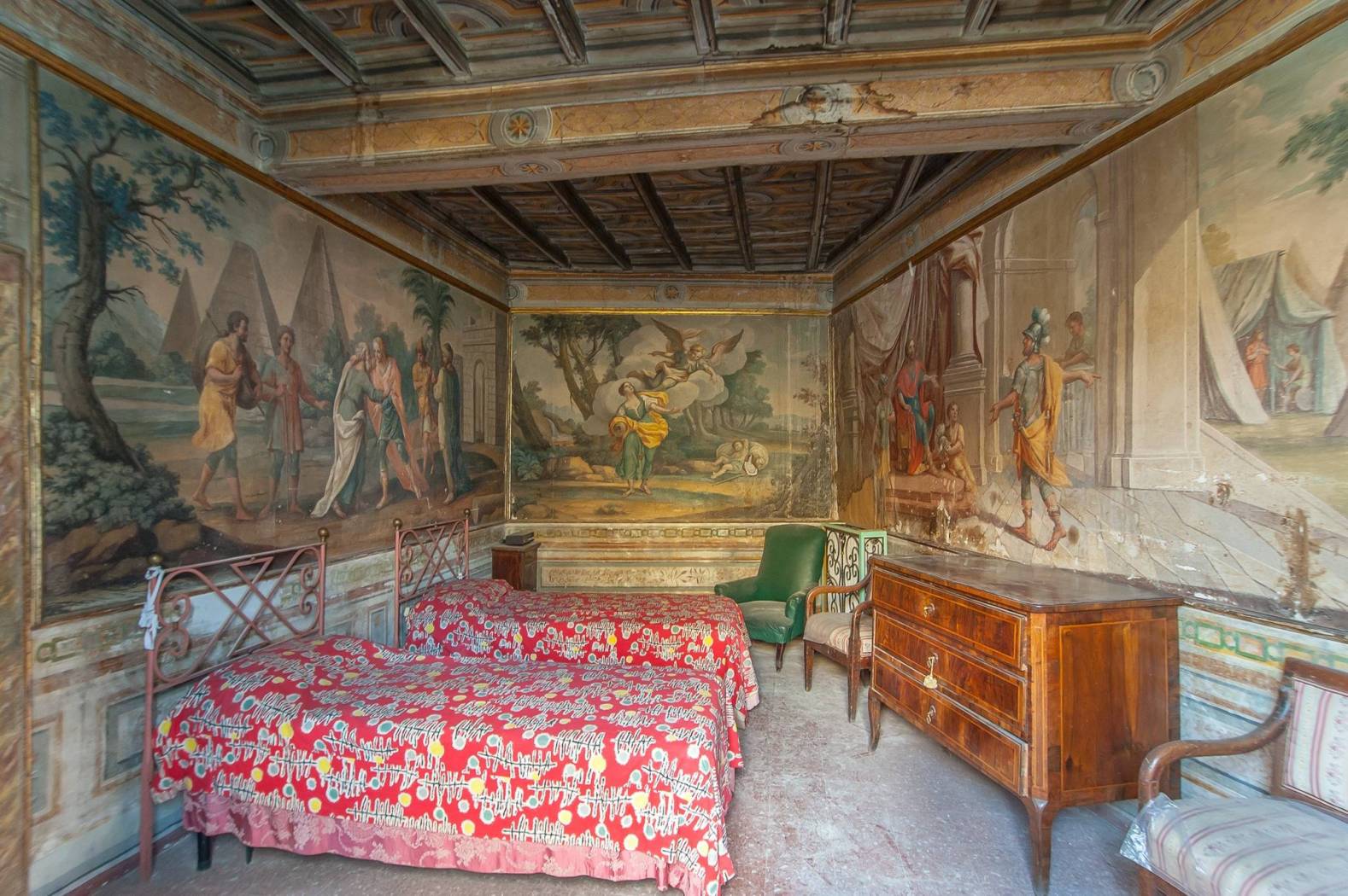 Stanza con le tele dipinte, Palazzo Santucci, Mentana, RM.