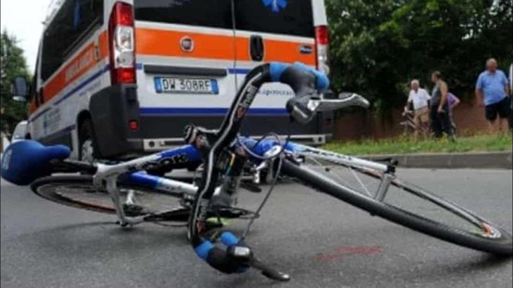 Roma: incidente mortale in via Salaria, muore ciclista 61enne