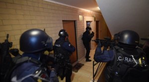 Blitz della polizia a Fonte Nuova: controlli e sanzioni per 72mila euro