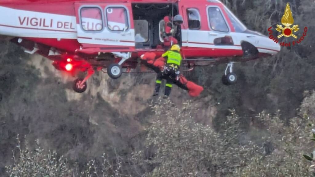 Fiano Romano, cade in un fossato: intervento dei vigili del fuoco