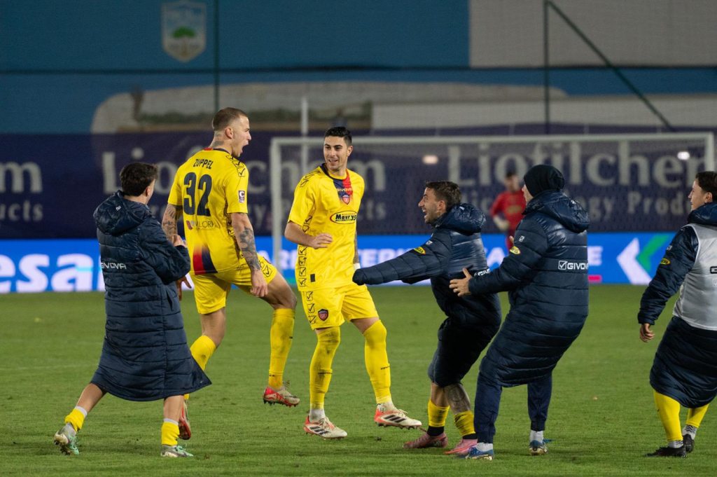 Guidonia eroico: in dieci e sotto di due, pari al 100′ a Pineto