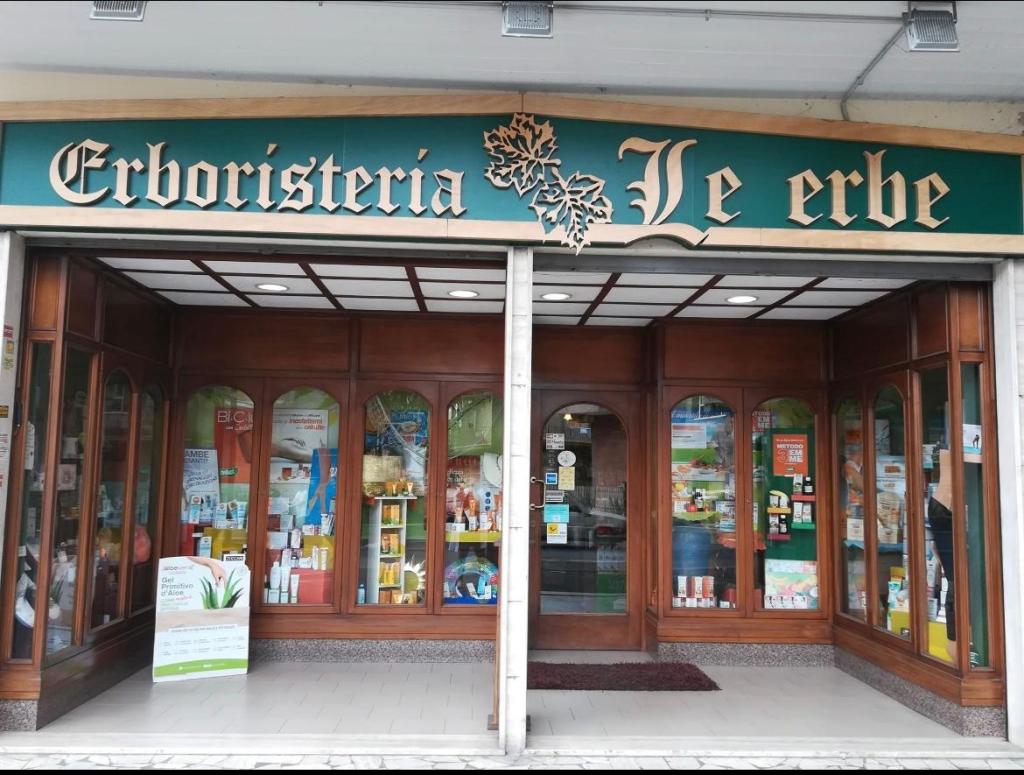 Erboristeria Le Erbe celebra 35 anni: una storia di donne, natura e fiducia a Monterotondo