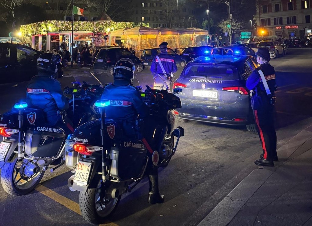 Movida a piazza Bologna: un arresto e locali sanzionati