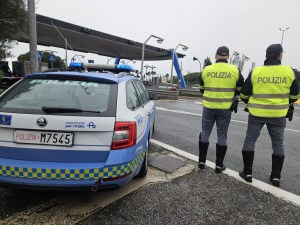 Truffa ad anziani, fermati sulla A1 vicino Fiano Romano