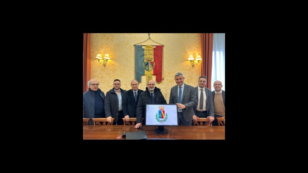 Guidonia – Donate 10 postazioni informatiche al Comune: un aiuto per biblioteche e scuole