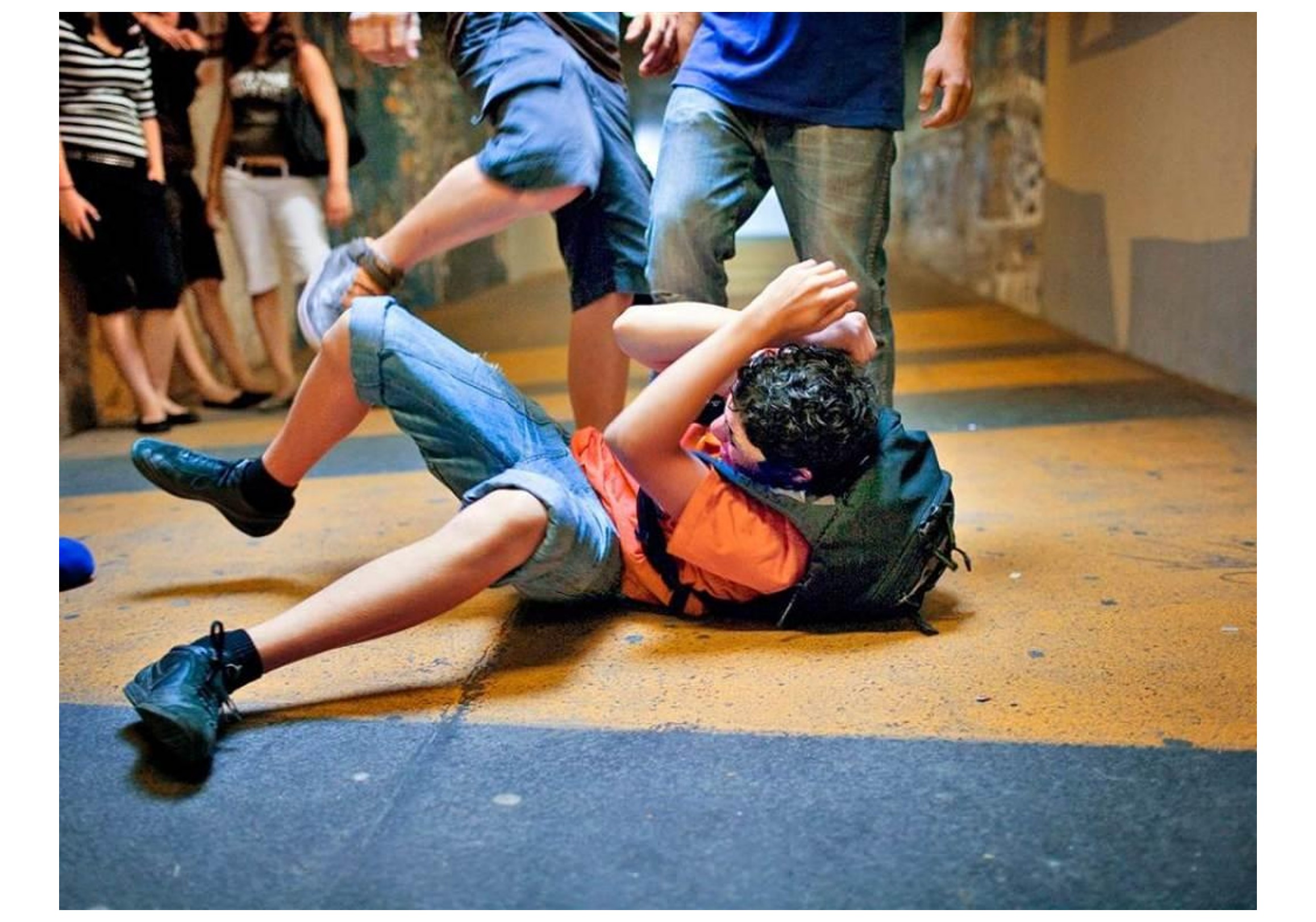 14enne accoltella coetaneo e se ne vanta sui social