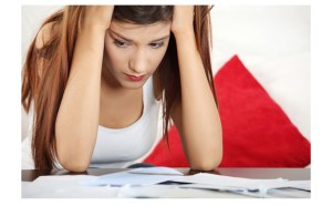 Vite perfette sui social, ansia nella realtà: la crisi dei 20-30 anni