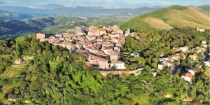 Fara Sabina protagonista a Il posto giusto su Rai3