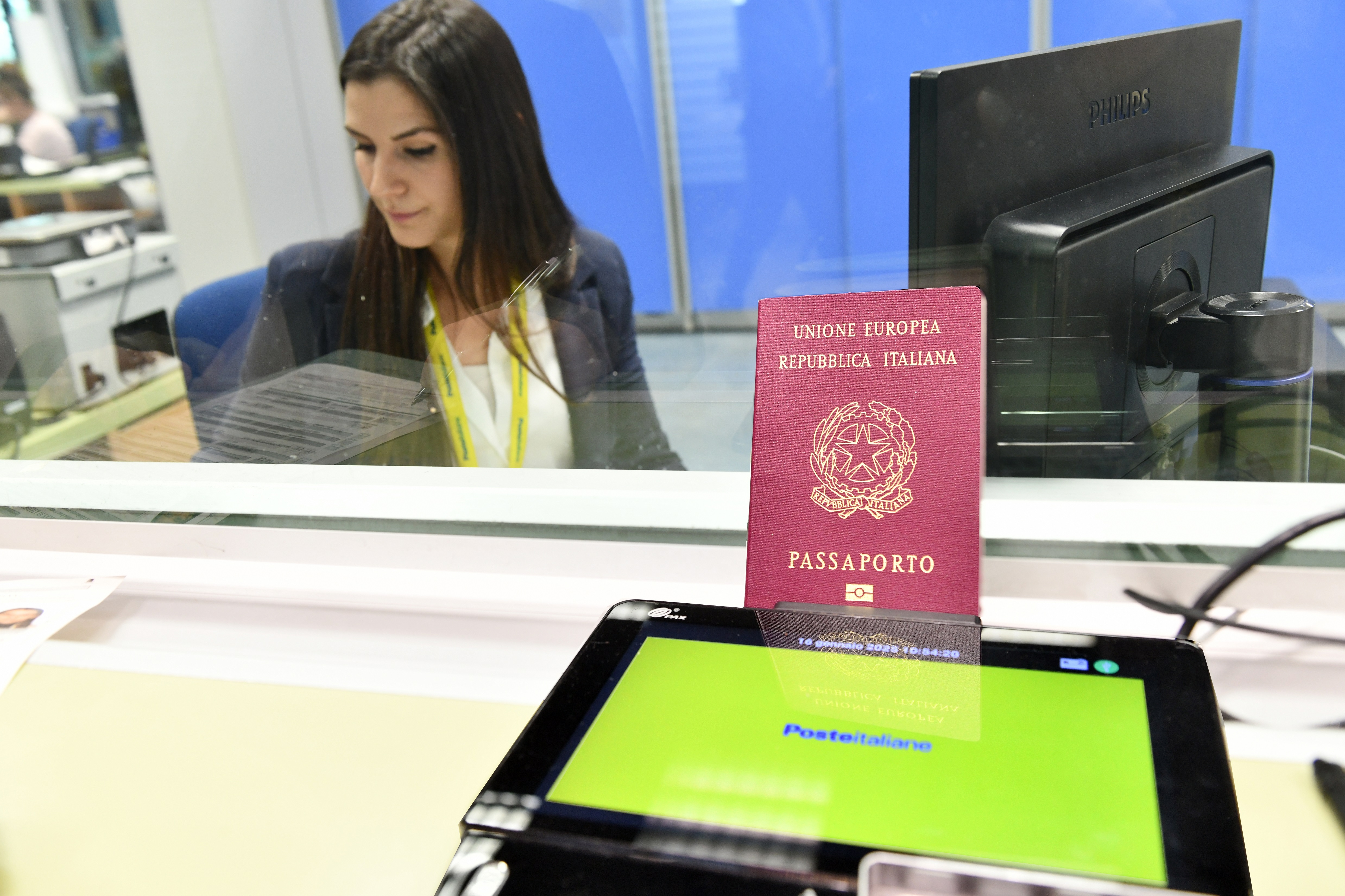 Passaporto alle Poste: oltre 6.000 uffici abilitati
