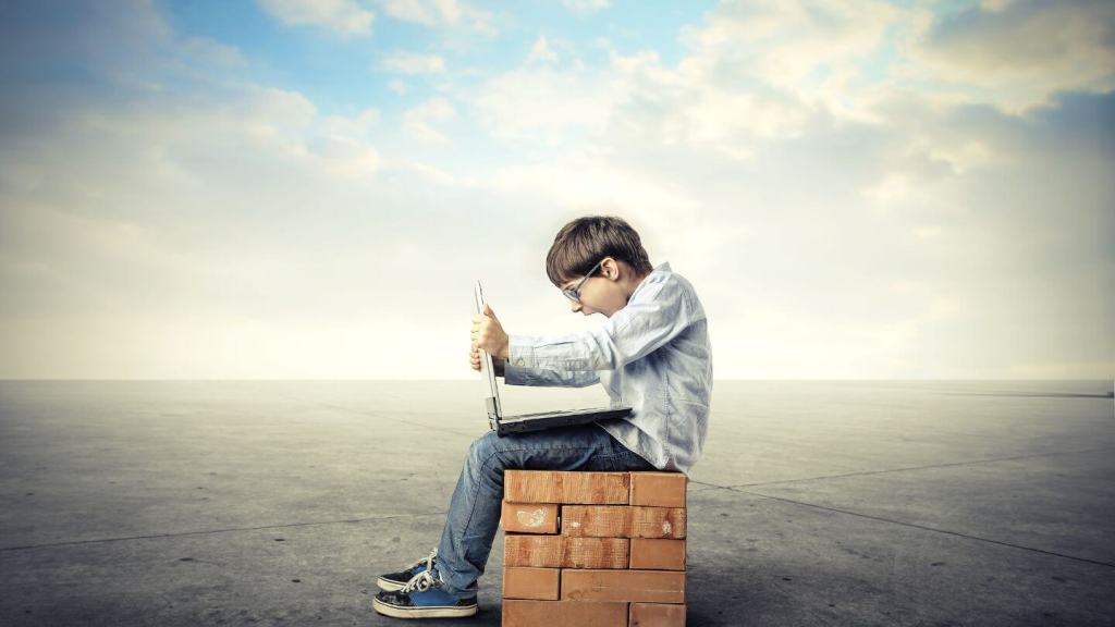 Social: connessione reale o nuova solitudine digitale?