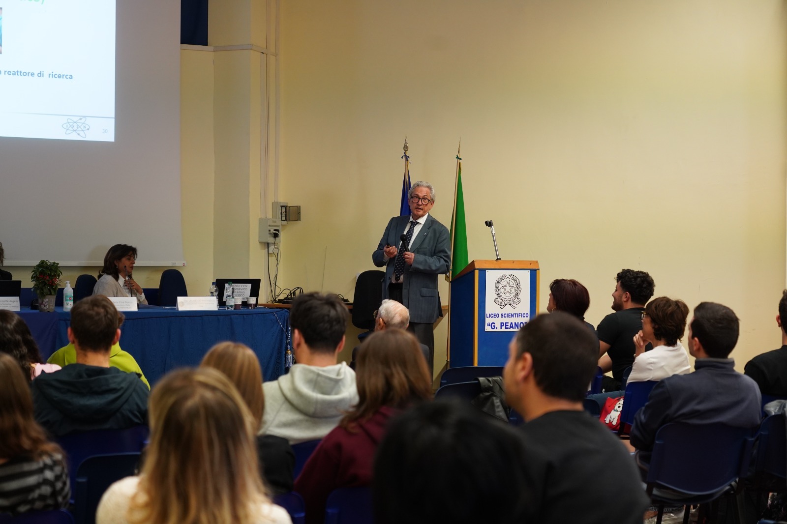 Verso la Transizione Energetica: Esperti a Confronto al Liceo "G. Peano"