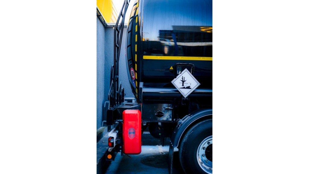 Guidonia – Sequestrati 30mila litri di gasolio di contrabbando: dichiarato come liquido anticorrosivo