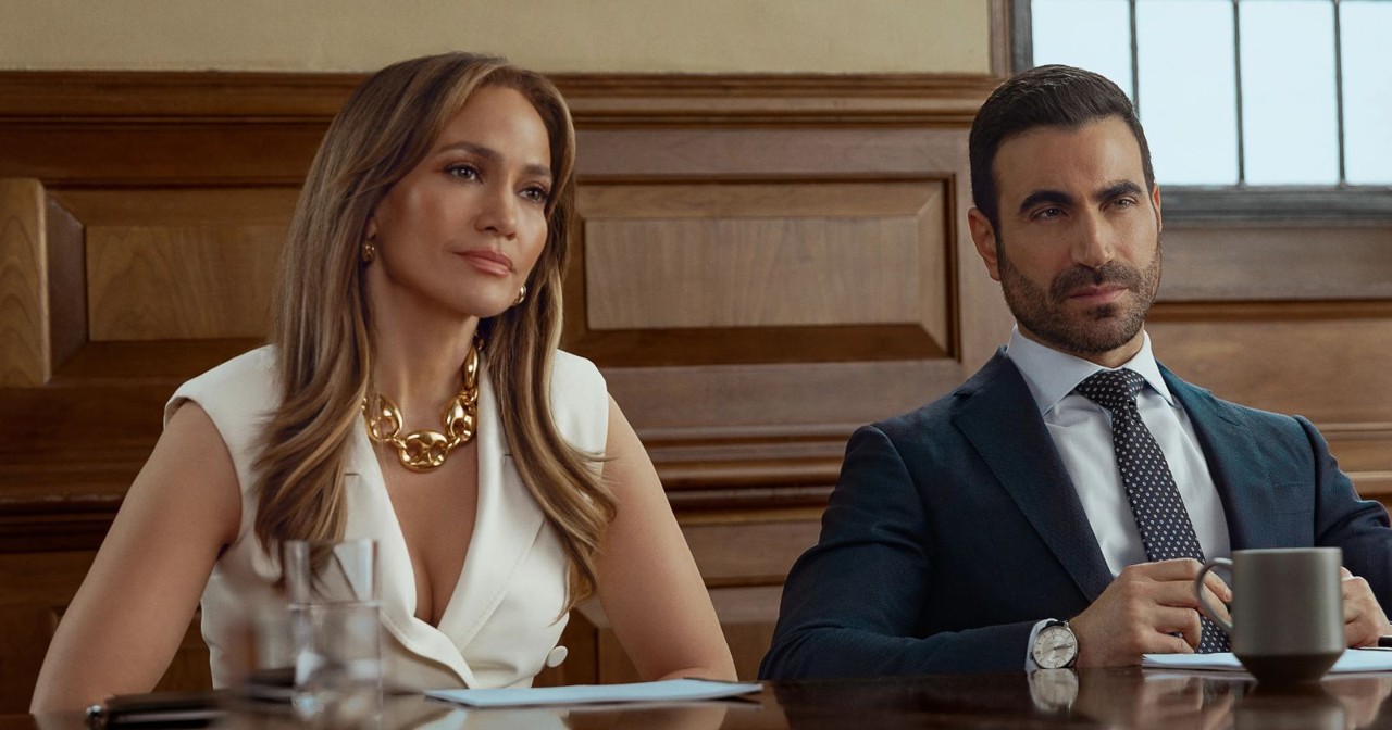 Office Romance con Jennifer Lopez: una commedia romantica leggera su Netflix