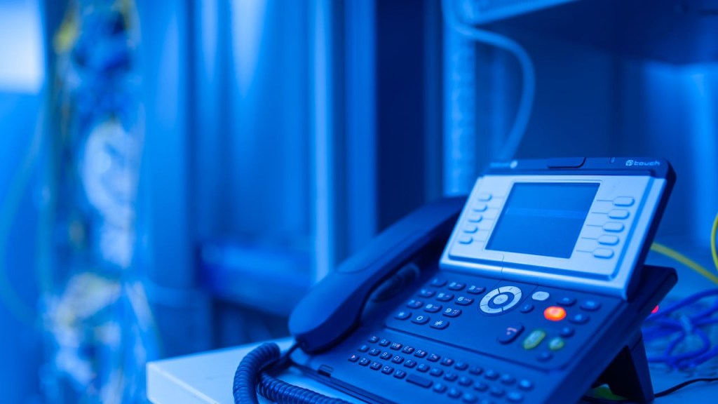 Monterotondo, truffa del finto carabiniere: soldi consegnati dopo una telefonata, l’allarme sui social